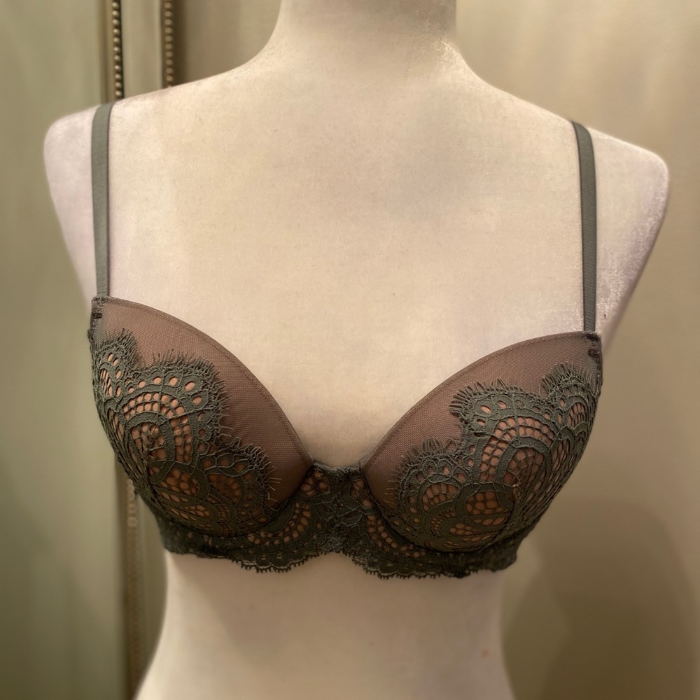 Victoria’s Secret bra
